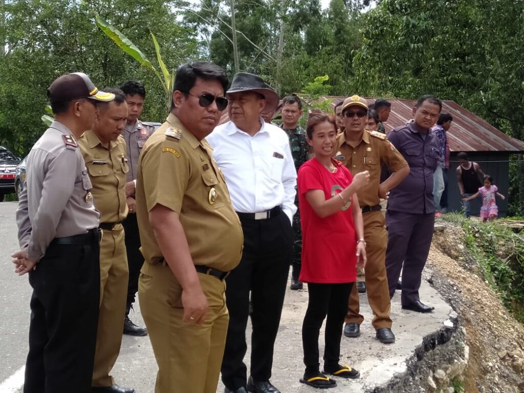 Bupati dan Wakil Bupati Toraja Utara  Langsung Meninjau Pemblokiran Jalan di Poros Panga – Ba’tan
