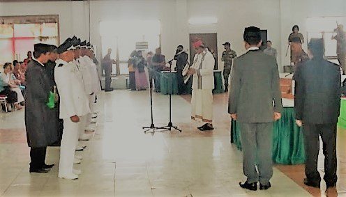 Bupati Nico Lantik 8 Kepala Lembang Terpilih