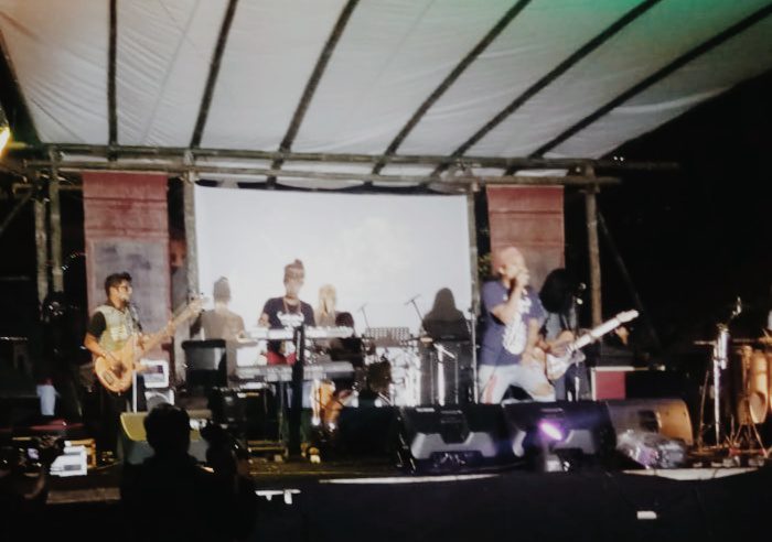 Band Tindoki Meriahkan Konser Musik KPU Tana Toraja