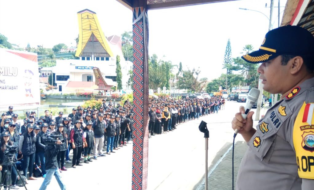 Jelang Masa Tenang Bawaslu Tana Toraja Gelar Apel Siaga 3 Jelang Masa Tenang Bawaslu Tana Toraja Gelar Apel Siaga