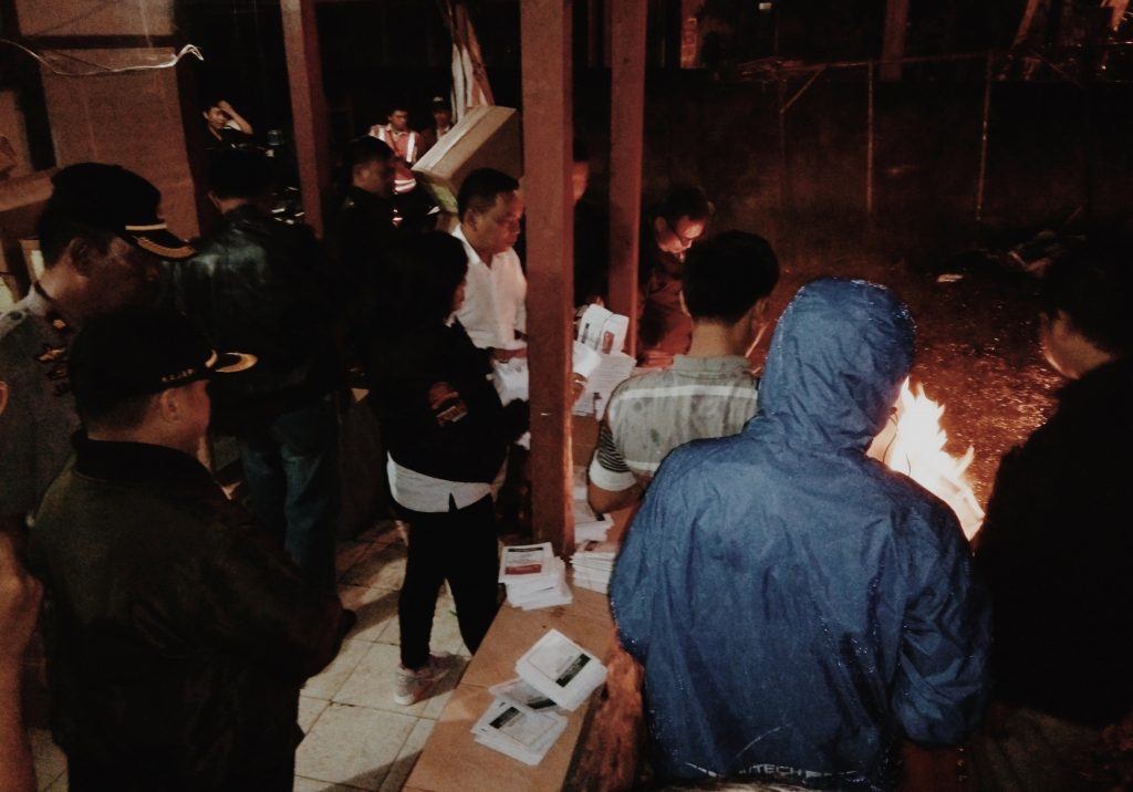 KPU Tana Toraja Musnahkan Ribuan Surat Suara Sisa dan Rusak 1 KPU Tana Toraja Musnahkan Ribuan Surat Suara Sisa dan Rusak