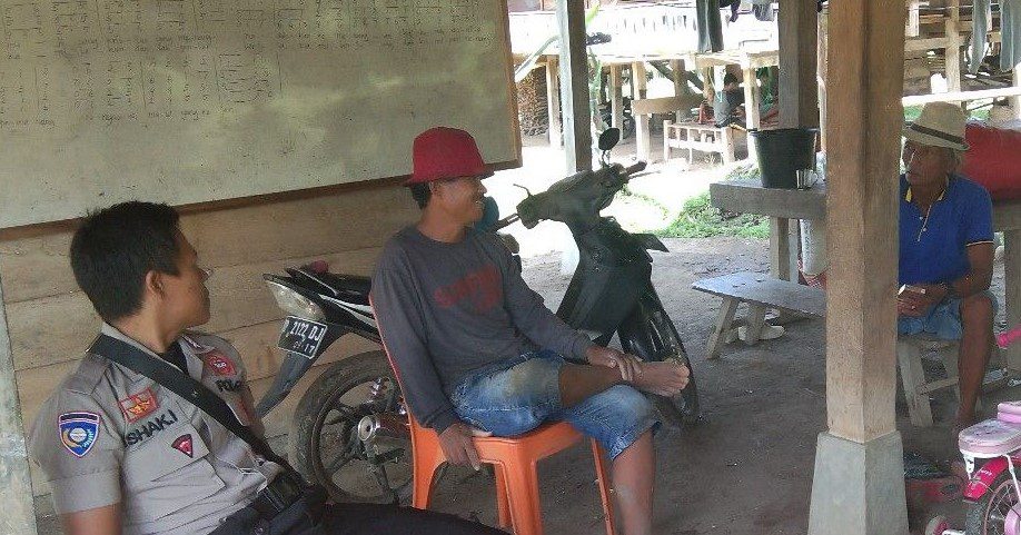 Bhabinkamtipmas Lembang Uluway Rutin Lakukan Silaturahmi ke Warga Binaan