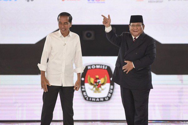 Situng KPU 77%: Jokowi-Ma’ruf 56,3% Prabowo-Sandi 43,7%