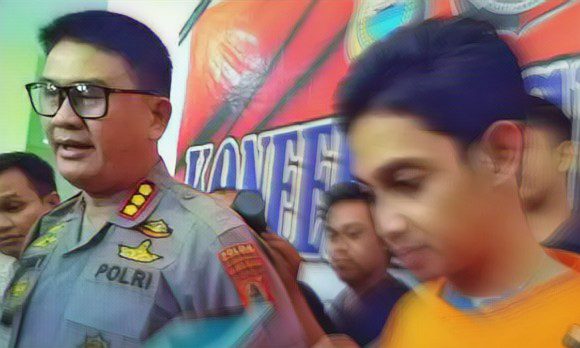Gegara Status di Facebook, Pengawai Honorer Terancam Di Penjara dan Di Pecat 1 Gegara Status di Facebook, Pengawai Honorer Terancam Di Penjara dan Di Pecat