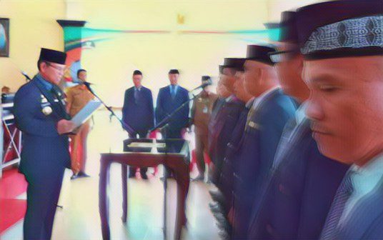 Dirumah Pribadi, Bupati Luwu Lantik Sejumlah Pejabat