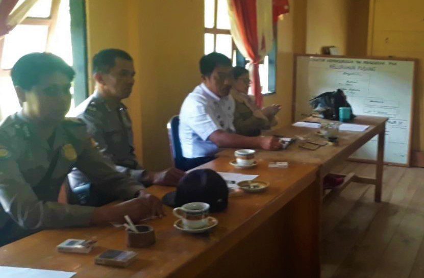 Polsek Sopai Mediasi Keluarga yang Berselisih Paham 17 Tahun Lamanya