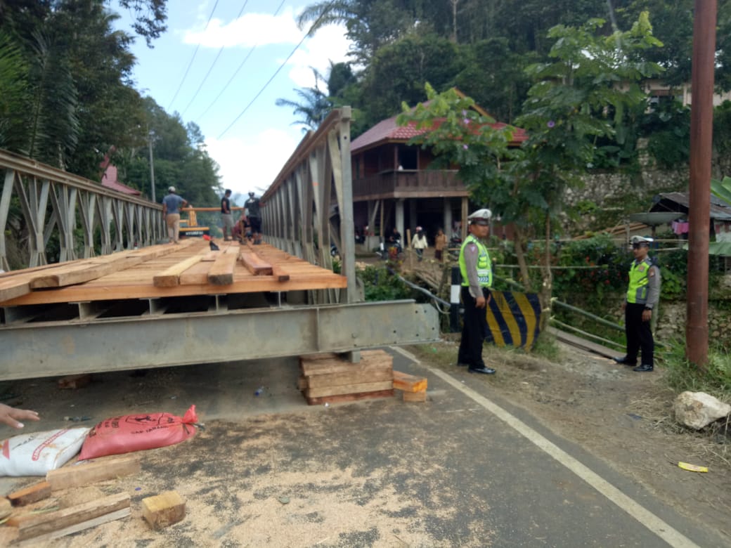 Untuk Kelancaran Arus Lalulintas Di Nanggala, Polres Tana Toraja Tambah Personil