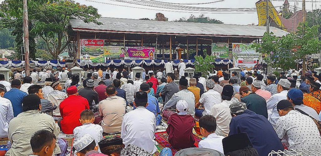 Ribuan Umat Muslim di Makale Laksanakan Shalat Idul Fitri