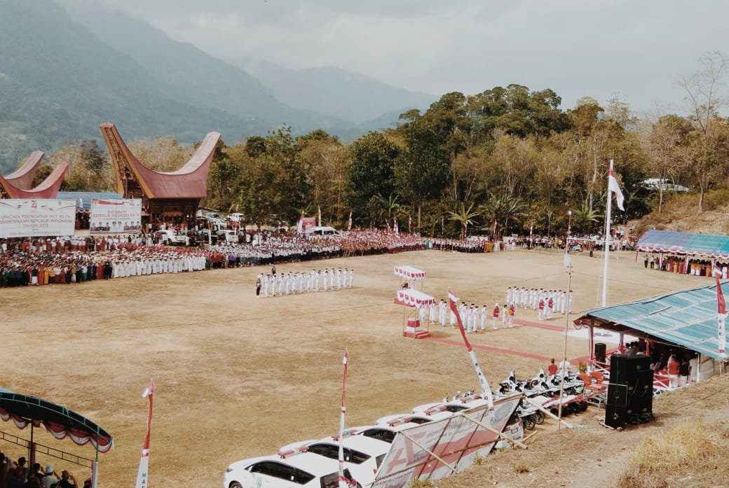 Pasukan Paskibra Tana Toraja Sukses, HUT RI ke 74 di Buakayu Berjalan Lancar