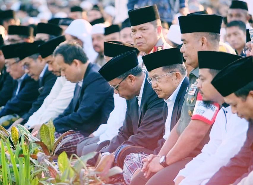 Wapres JK Shalat Idul Adha di Makassar