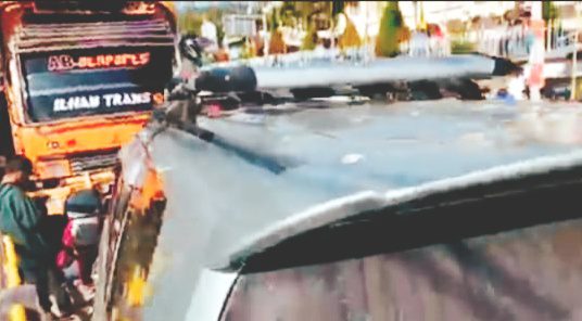 Diduga Rem Blong, Truk Libas 7 Mobil dan 1 Sepeda Motor