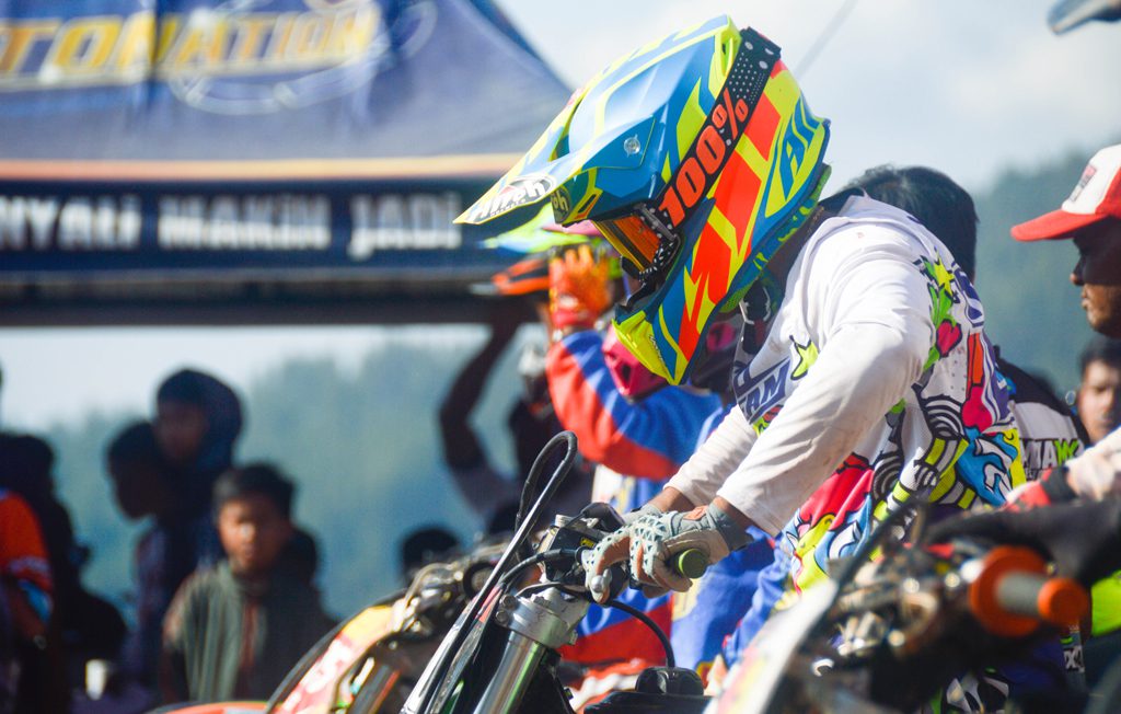 Advetorial Event Grasstrack dan Motocross 2019 di Sirkuit Lembah Sinaji Tana Toraja