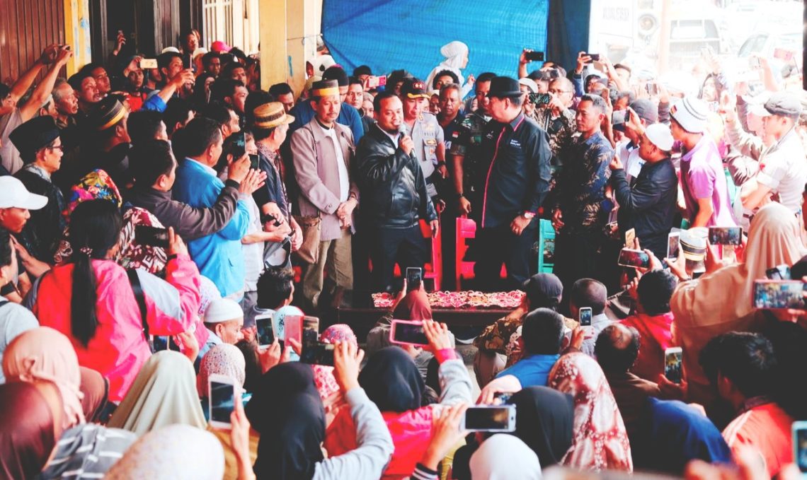 Tiba di Wamena Wagub Sulsel Salurkan Bantuan Sosial Rp1 Miliar