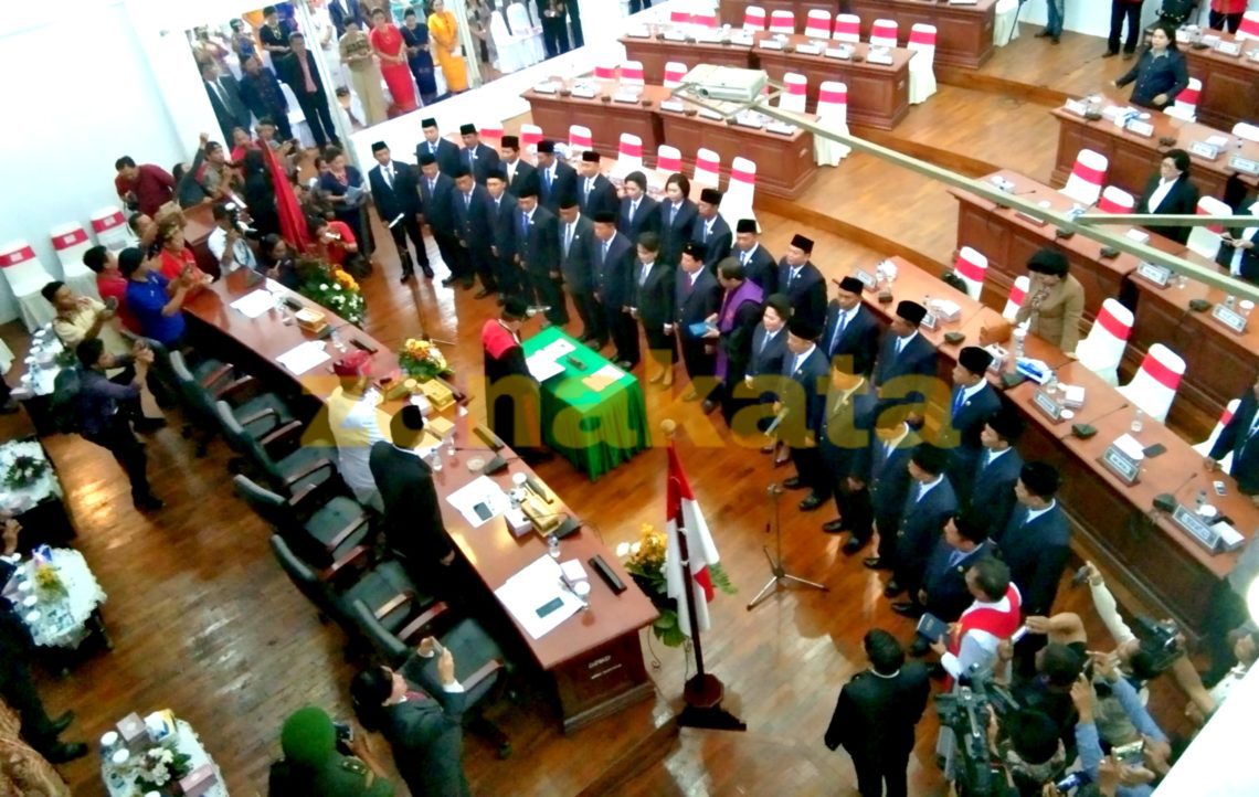 30 Anggota DPRD Tana Toraja Terpilih Diambil Sumpah Janjinya
