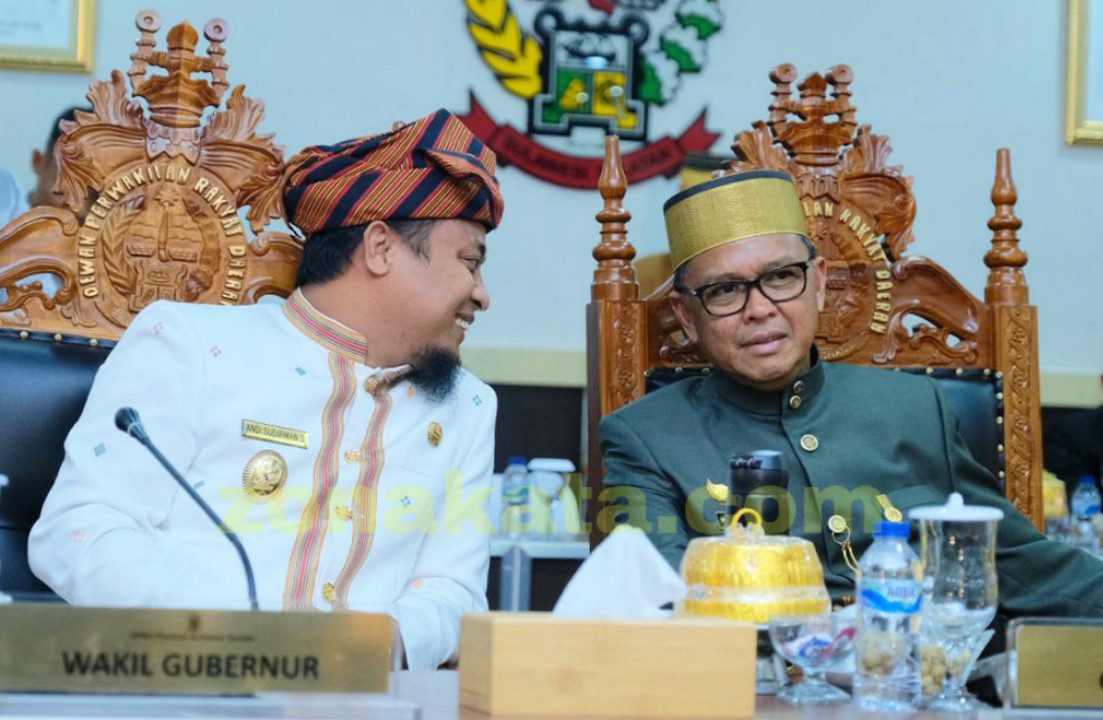 Unik, Peserta Puncak HUT Sulsel ke 350 Kenakan Pakaian Adat