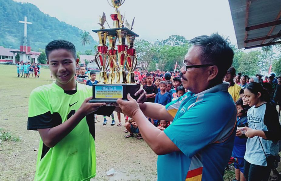Bungkam Wakil Rembon, SMPN 2 Mengkendek Juara Turnamen Sepak Bola Tingkat SMP Tana Toraja