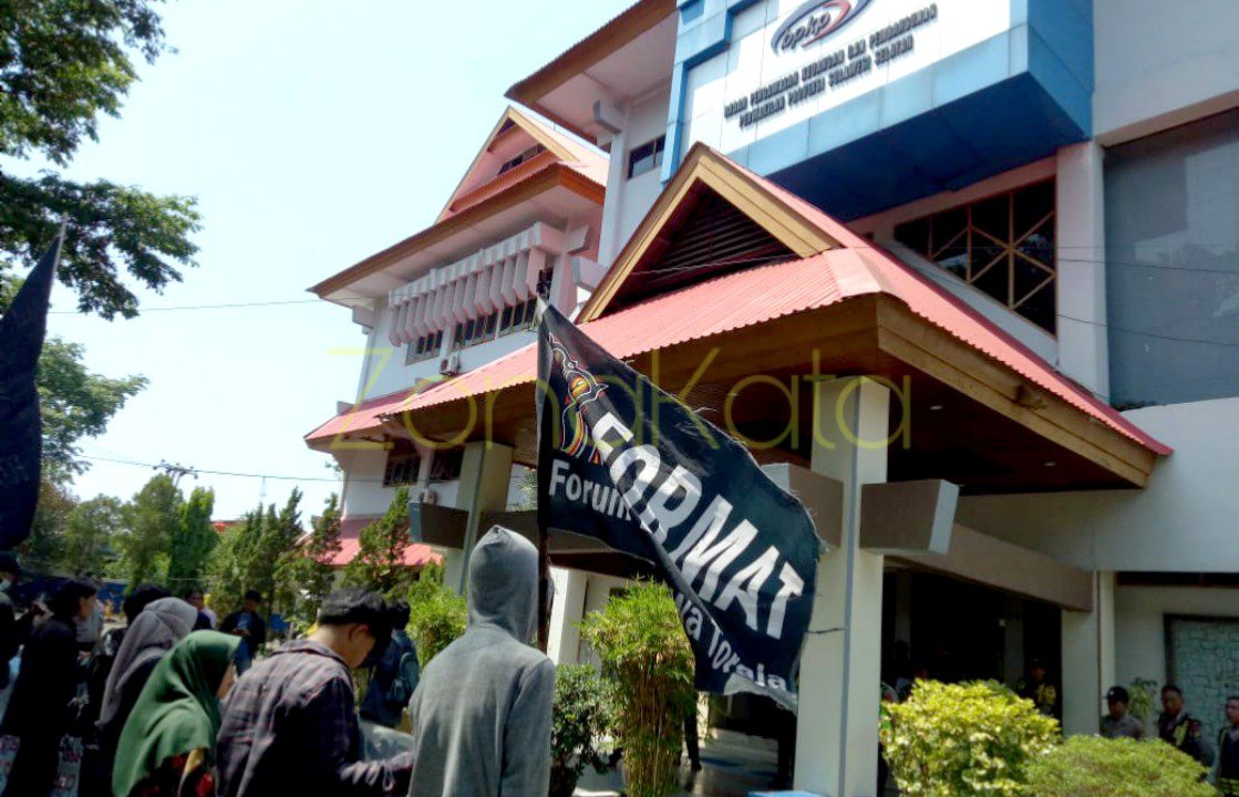 Demo BPKP Sulsel, FORMAT Desak Agar Hasil Audit Dugaan Korupsi Dana SIAK di Tana Toraja Segera di Publish