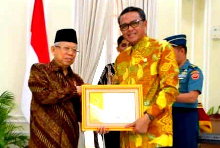 Dua Pekan, Gubernur Sulsel Raih Empat Penghargaan 2 Dua Pekan, Gubernur Sulsel Raih Empat Penghargaan