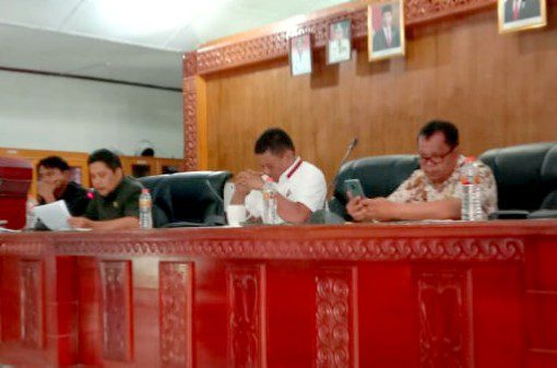 Demo DPRD, Aliansi Masyarakat Peduli Toraja Utara Tuntut Pilkalem Menggunakan E-Voting di Kaji Ulang