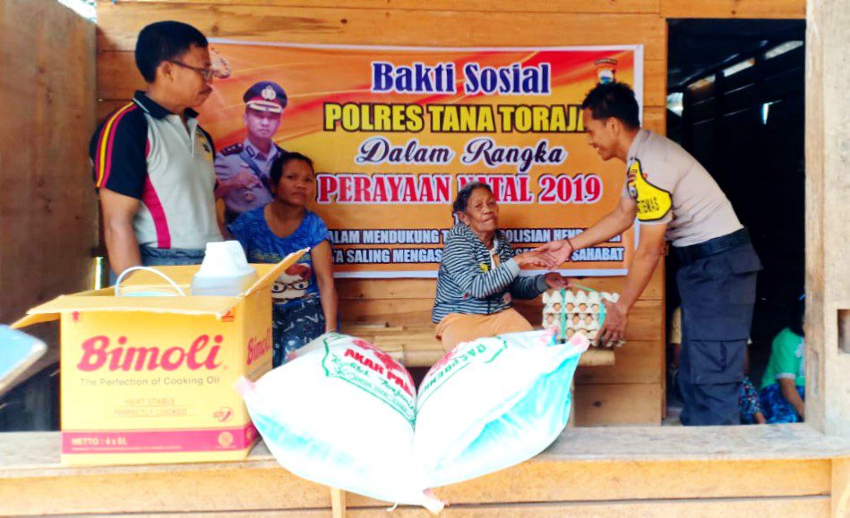 Polres Tana Toraja Berbagi ke Warga Kurang Mampu