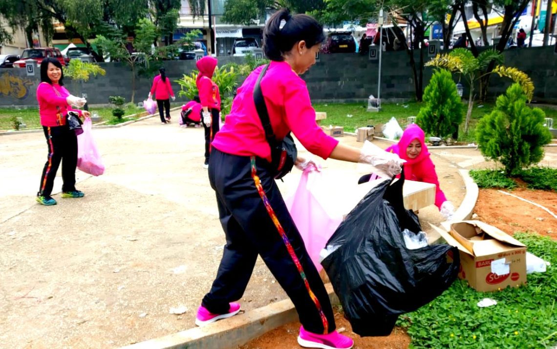 Peringati Hari Ibu, Sejumlah Organisasi Wanita di Tana Toraja Lakukan Bakti Sosial