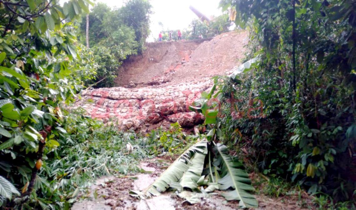 Dua Hari di Guyur Hujan, Sejumlah Akses Jalan di Tana Toraja Tertutup Material Longsor