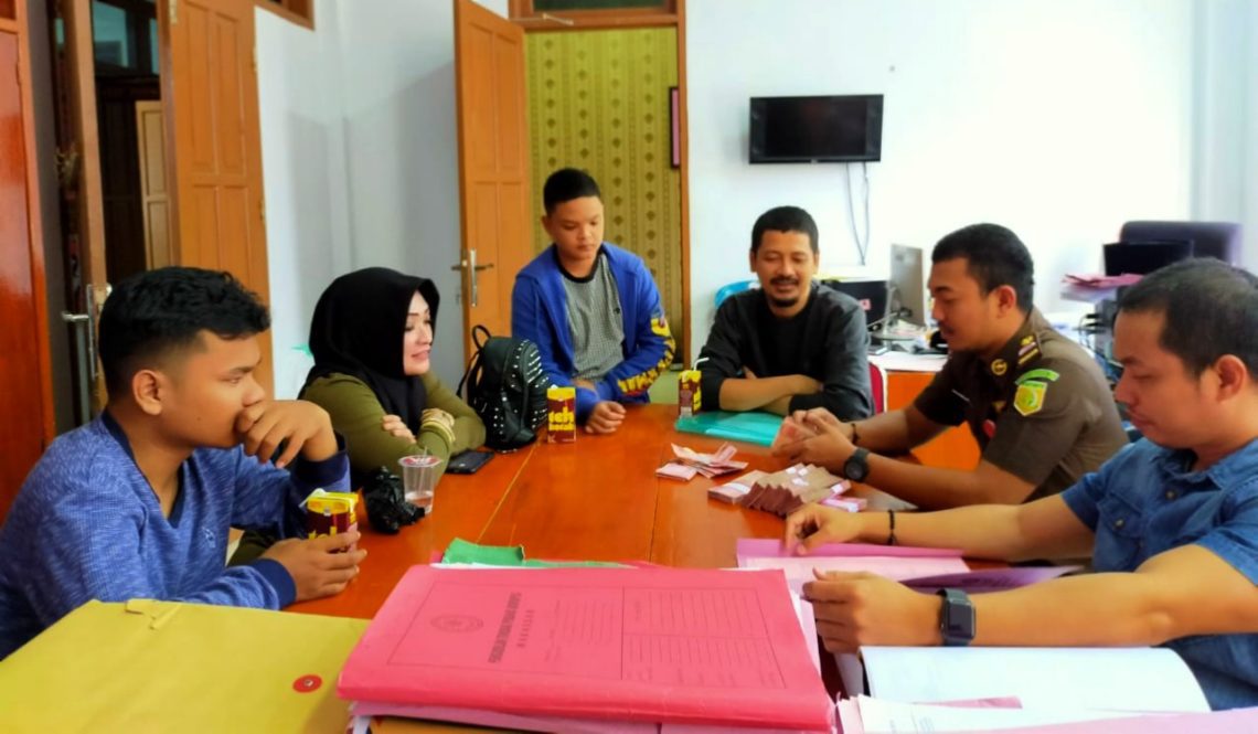 Terpidana Korupsi Kembalikan Uang Negara Rp 82.6 juta, ke Kejari Tana Toraja