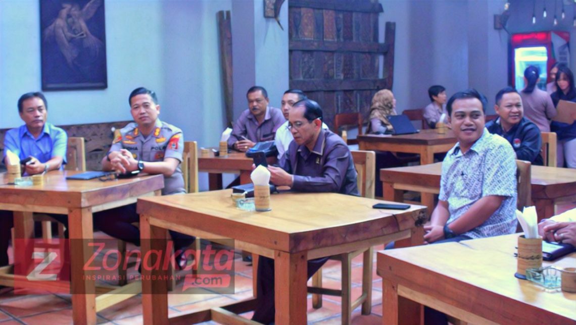 Membangun Sinergitas, KPU Toraja Utara Gelar Coffe Morning 2 Membangun Sinergitas, KPU Toraja Utara Gelar Coffe Morning