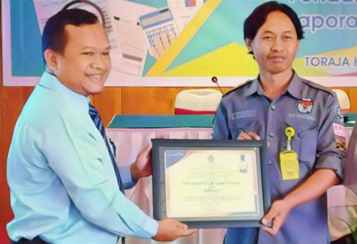 KPU Tana Toraja Sabet 2 Penghargaan dari KPPN Makale