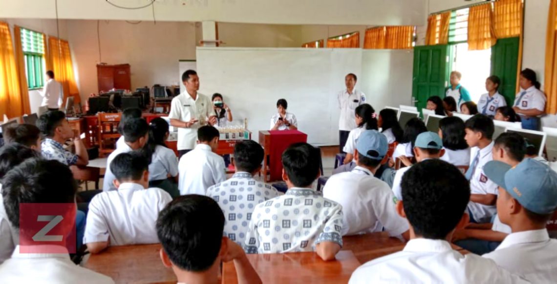 84 Pelajar di Tana Toraja Jalani Tes Urin, Ini Hasilnya 2 84 Pelajar di Tana Toraja Jalani Tes Urin, Ini Hasilnya