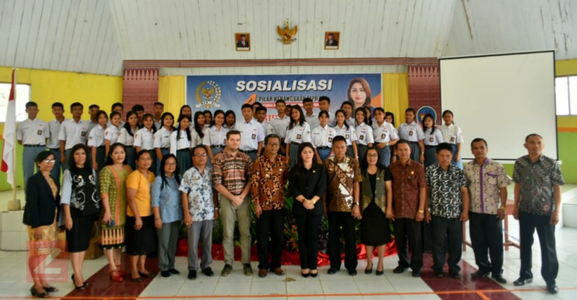 Sosialisasi 4 Pilar, Ini Pesan Eva Stevany Rataba pada Generasi Milenial Di Toraja