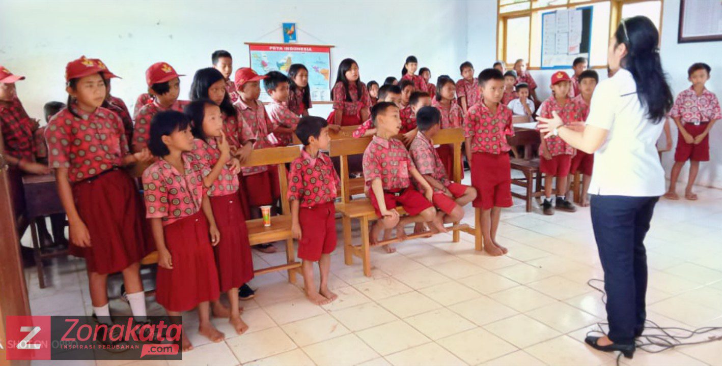 SDN 132 Batualu Nonton Bareng Film Animasi Bahaya Narkoba