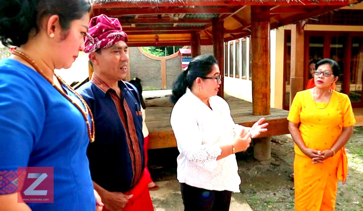 Eva Rataba Janji Akan Kembangkan Tenun Toraja di Lembang Salu Allo