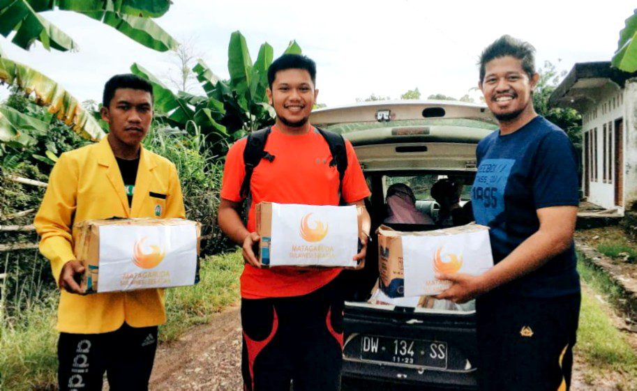 Wagub Support Alumni Penerima Beasiswa LPDP Produksi APD Baju Hazmat
