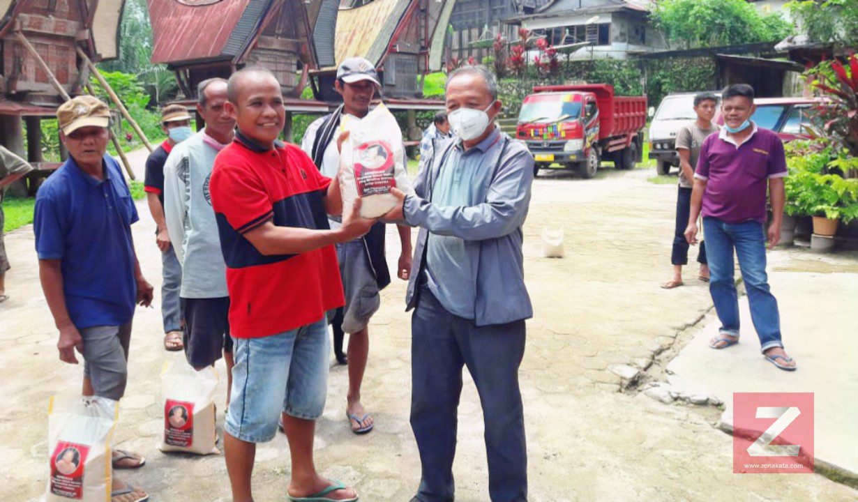 Ringankan Beban Warga Akibat Pandemi Corona, Dan Pongtasik Bagikan Sembako