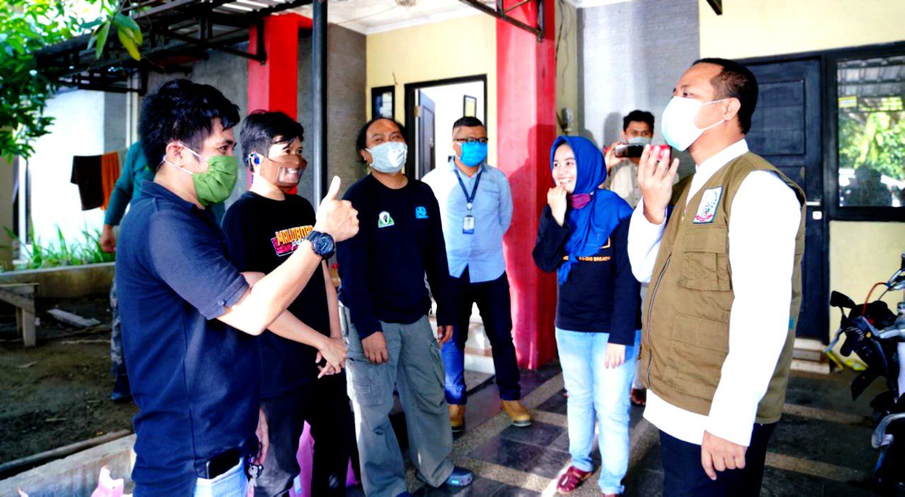 Sambangi Kantor Perdik, Wagub Berikan Bantuan Jaring Pengaman Sosial