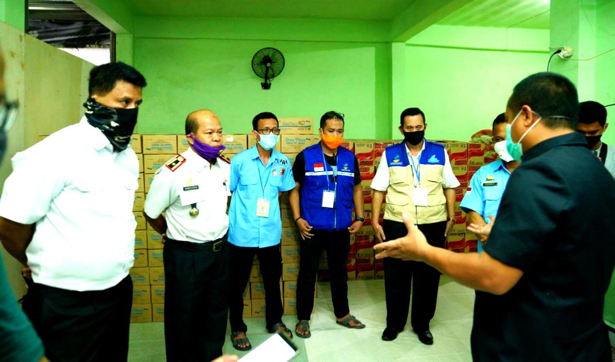 Wagub Andi Sudirman Sambangi Posko Logistik Tagana Dinsos Sulsel 1 Wagub Andi Sudirman Sambangi Posko Logistik Tagana Dinsos Sulsel