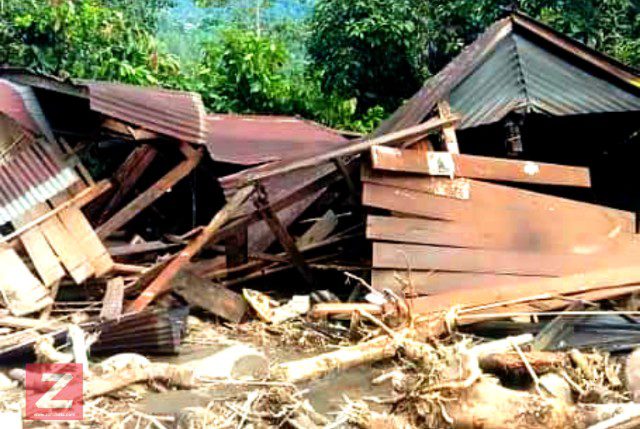Di Terjang Banjir Bandang, Dua Rumah di Rumandan Porak Poranda