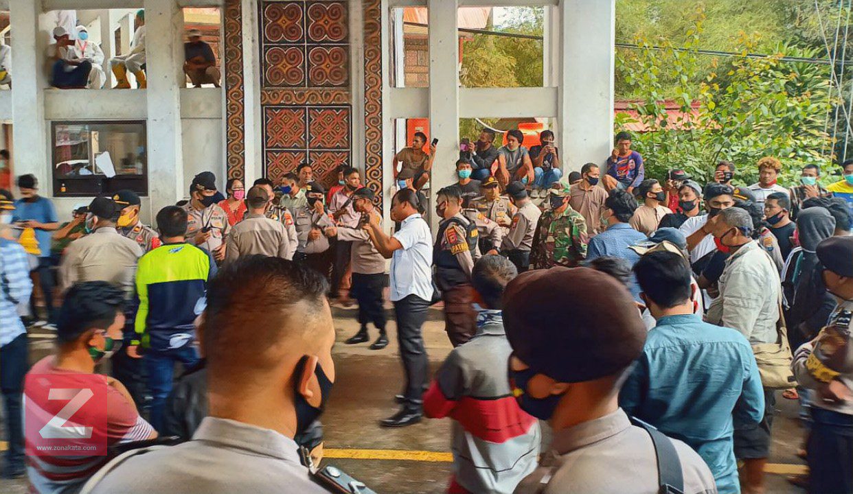 Aksi Protes Ingin Masuk Tana Toraja, Perbatasan Toraja Enrekang Sempat Lumpuh Total