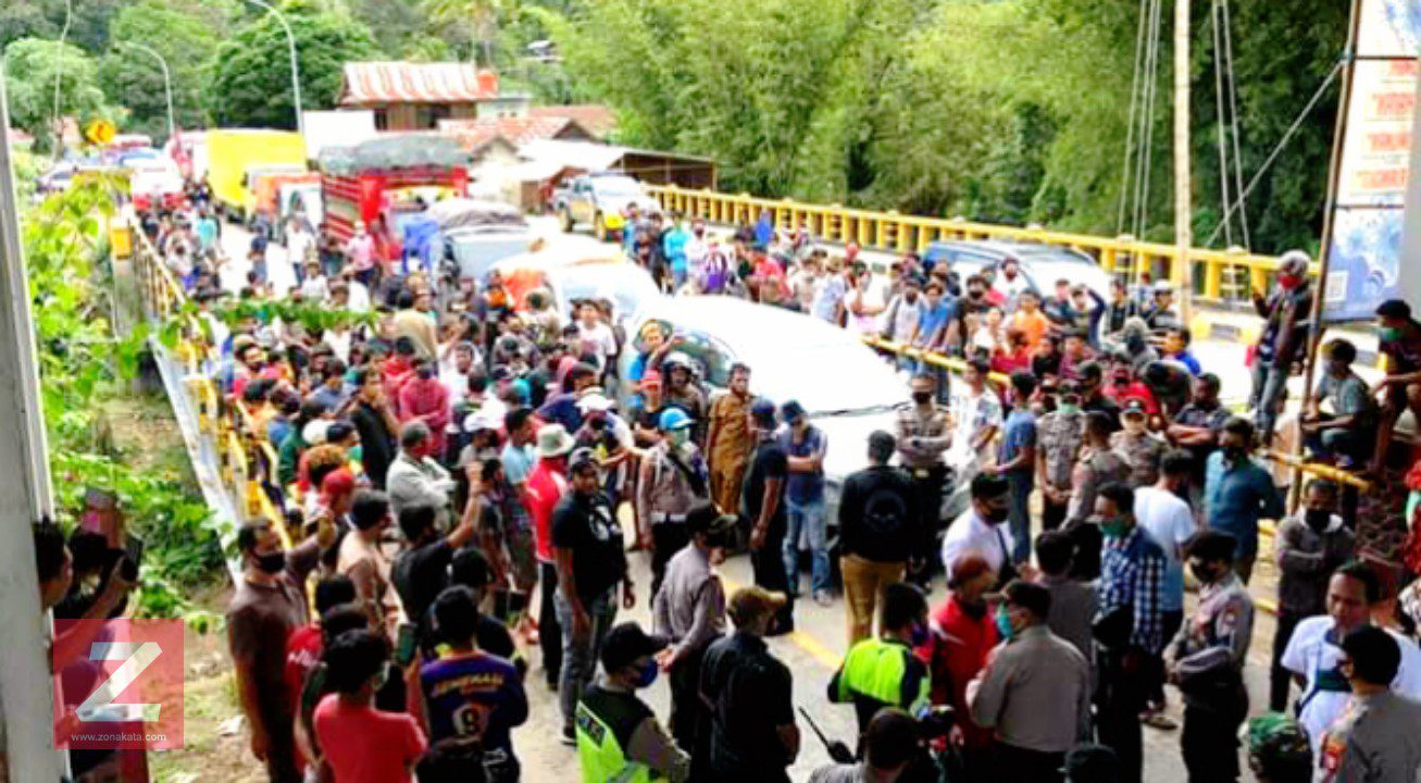 Aksi Protes Ingin Masuk Tana Toraja, Perbatasan Toraja Enrekang Sempat Lumpuh Total