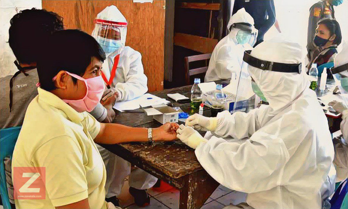 Ratusan Pedagang di Pasar Makale Jalani Rapid Test, Semuanya Negatif