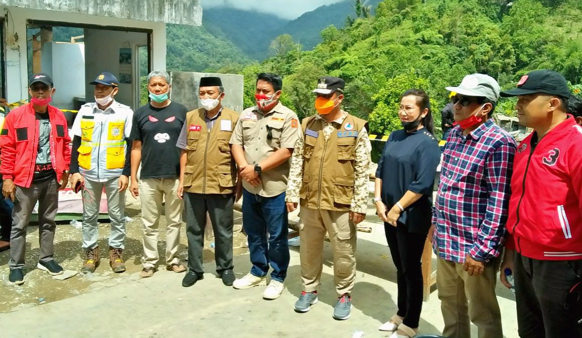 Wagub Sulsel Meninjau Lokasi Longsor Poros Palopo-Rantepao