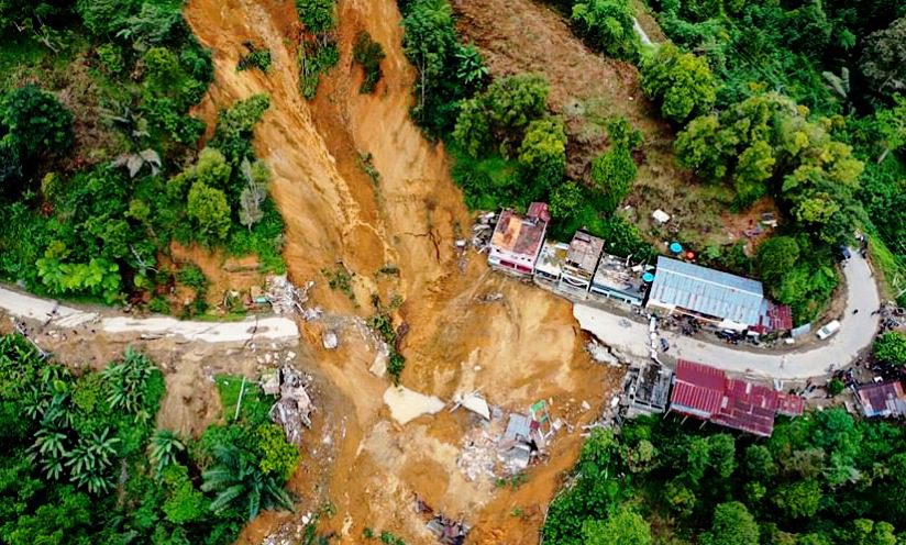 Menteri PUPR Tinjau Lokasi Longsor di Poros Palopo-Rantepao