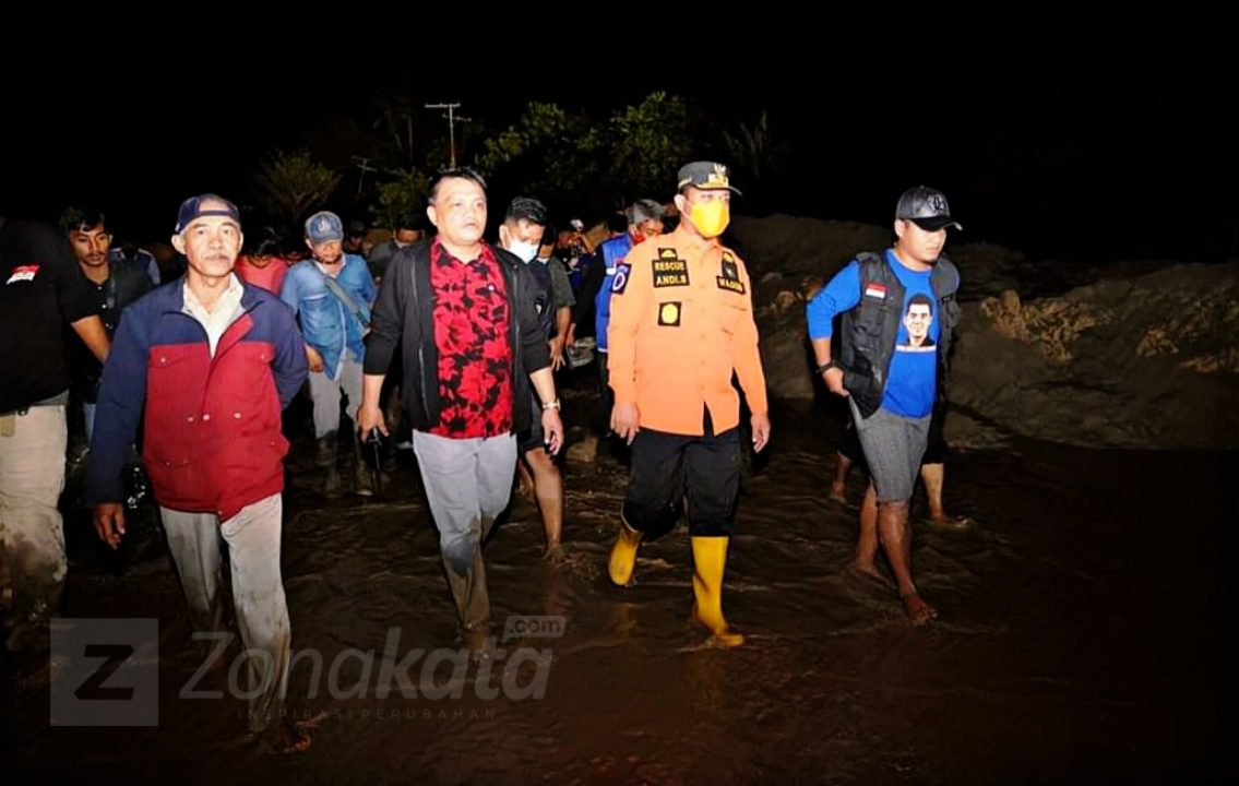 Wagub Sambangi Desa Radda, Lokasi Terparah Akibat Terjangan Banjir Bandang