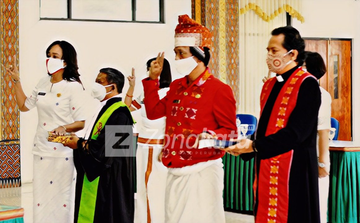 Bupati Nicodemus Lantik 5 Pejabat Eselon II, Ini Nama-namanya