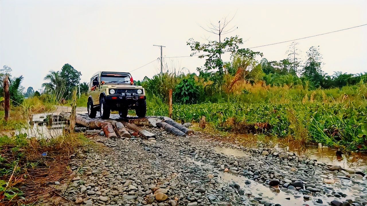 Karang Taruna dan Lamaranginang Jeep Club Bantu Korban Bencana di Luwu Utara 3 Karang Taruna dan Lamaranginang Jeep Club Bantu Korban Bencana di Luwu Utara