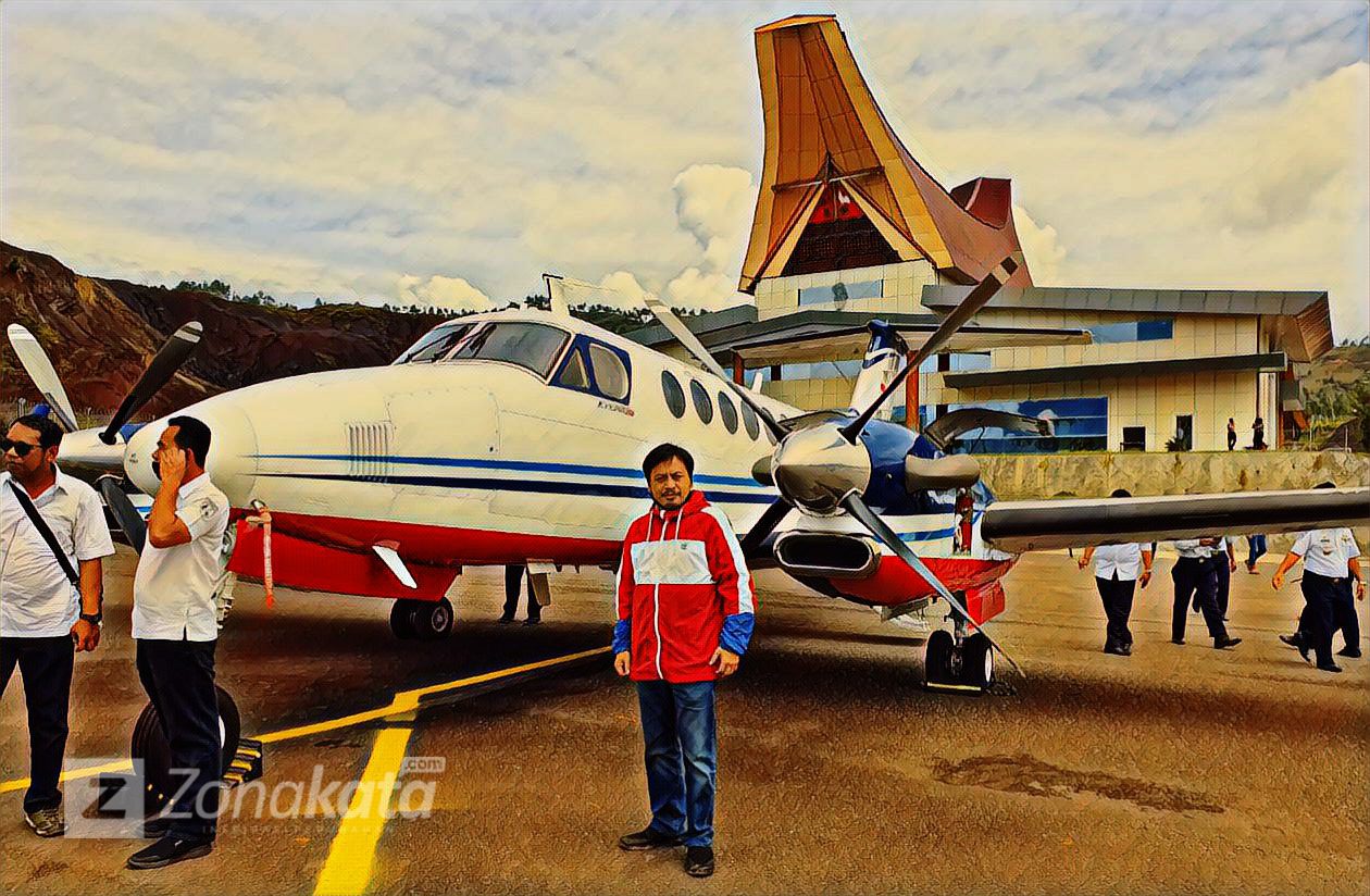 Akhirnya, Pesawat Mendarat Perdana di Bandara Buntu Kunik Tana Toraja