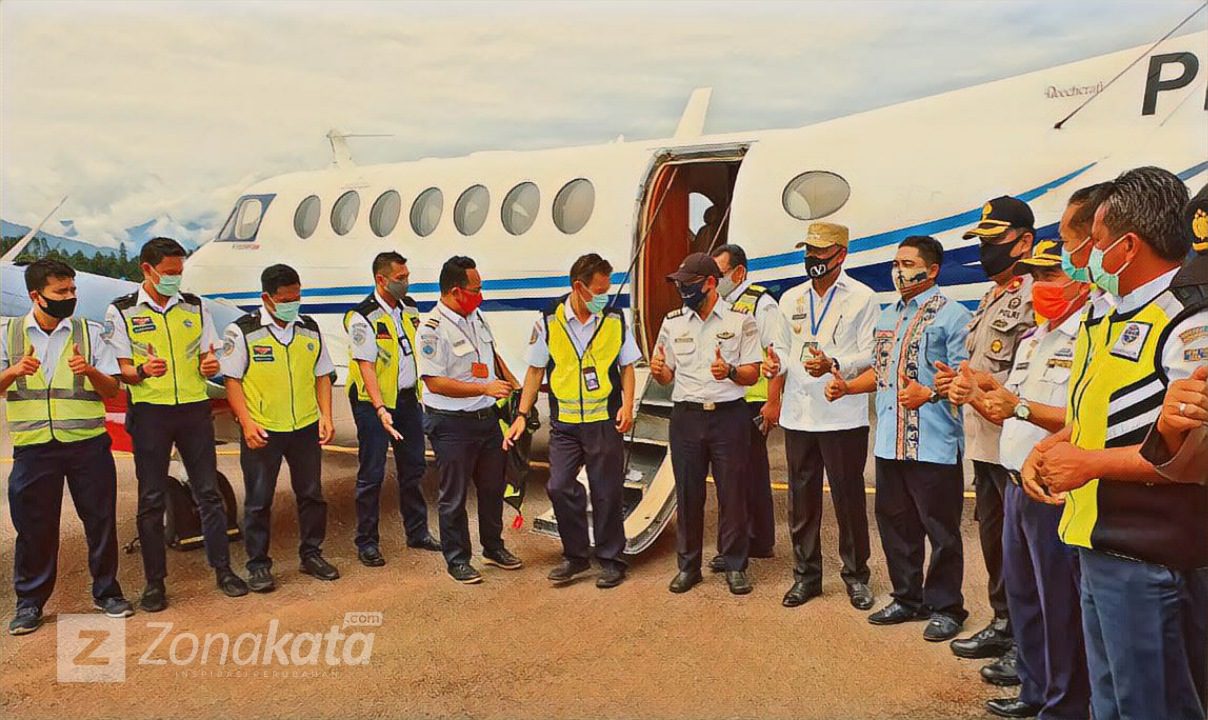 Akhirnya, Pesawat Mendarat Perdana di Bandara Buntu Kunik Tana Toraja 2 Akhirnya, Pesawat Mendarat Perdana di Bandara Buntu Kunik Tana Toraja