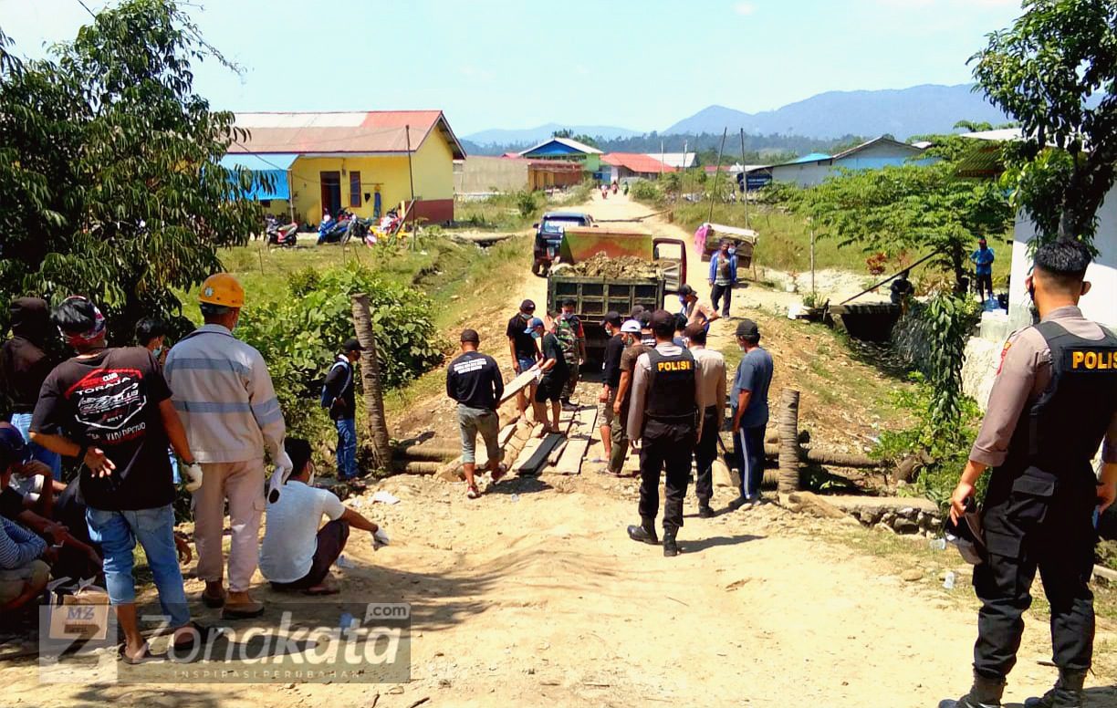 Tiga Organda dari Sulsel Gotong Royong Perbaiki Jembatan Di Morowali
