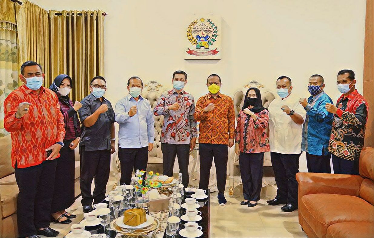 Sambangi Kediaman Wagub Sulsel, Dirjen HAM Bahas Konsep Lapas Alam Terbuka 2 Sambangi Kediaman Wagub Sulsel, Dirjen HAM Bahas Konsep Lapas Alam Terbuka